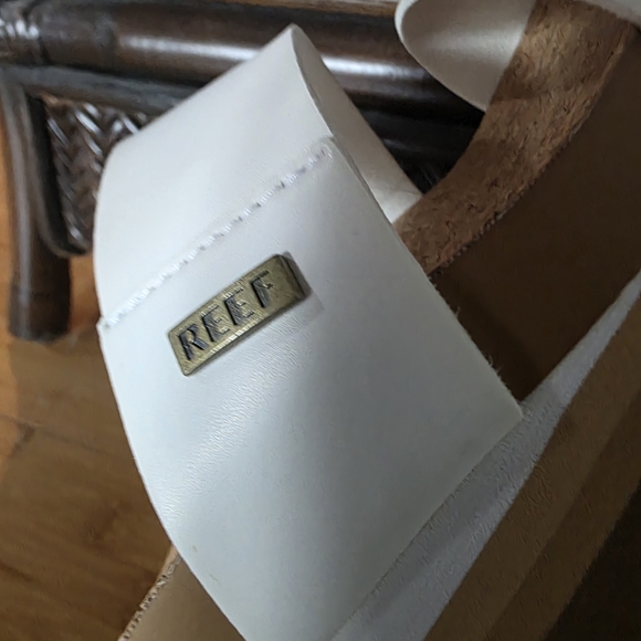 Reef White Slide Sandals - Picture 10 of 12